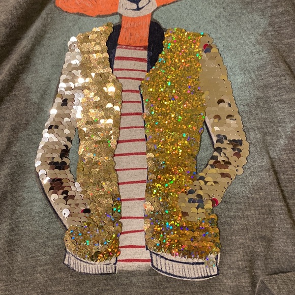 Gray sequin flippy t-shirt. Girls size 10. Brand- so. For kids or teens. - Picture 3 of 4